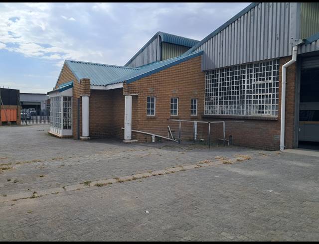 1,840M² WORKSHOP TO LET IN DUNCANVILLE